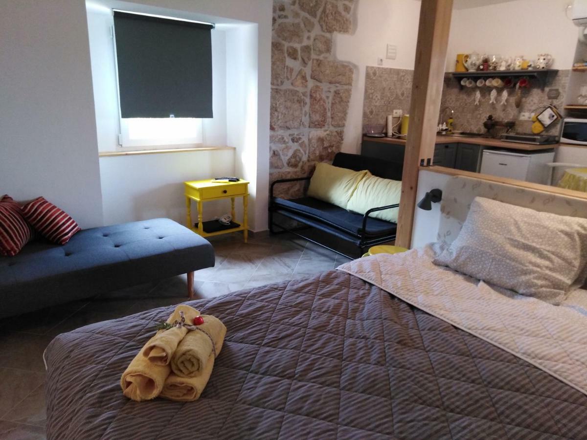 Studio Apartmani Sverko プナト エクステリア 写真